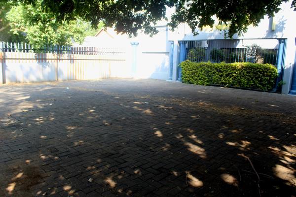 210  m² Commercial space