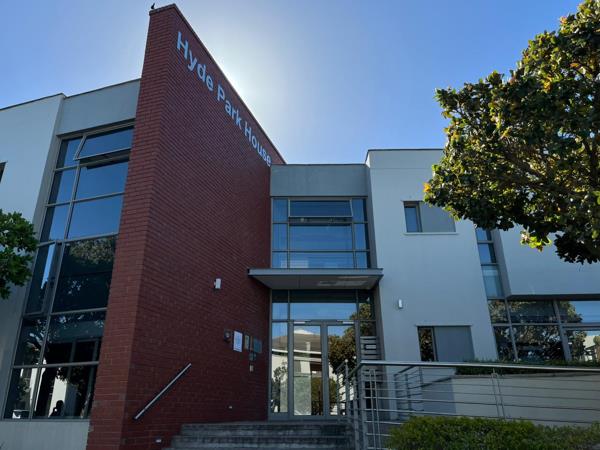 116  m² Commercial space