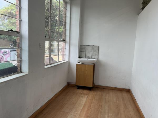 200  m² Commercial space