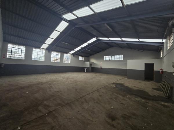 300  m² Industrial space