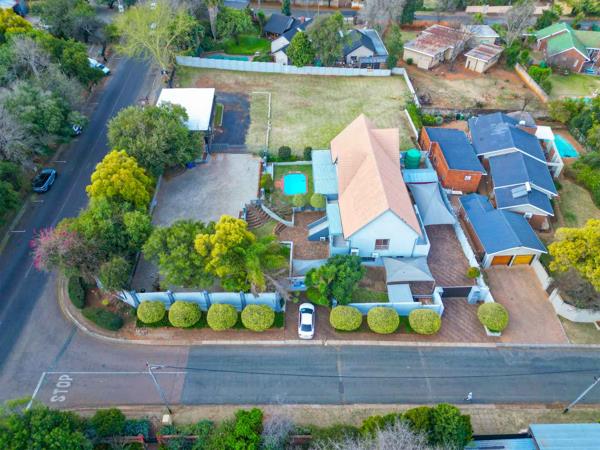 6 Bedroom House