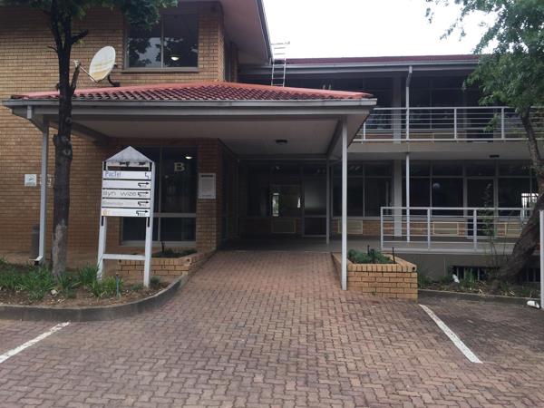 211  m² Commercial space