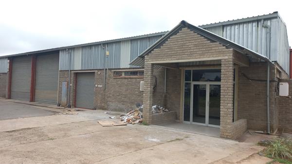 2 500  m² Commercial space