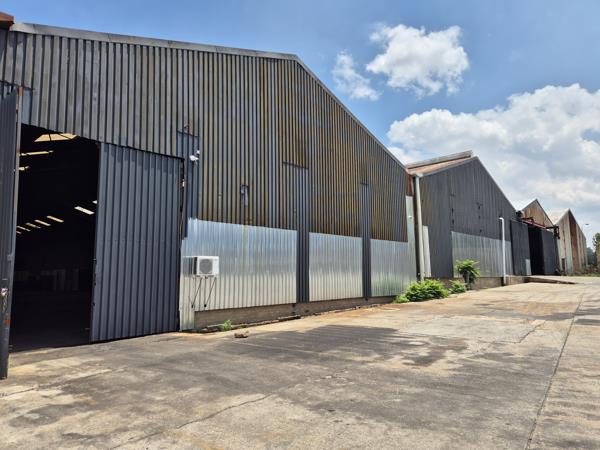 3 800  m² Industrial space