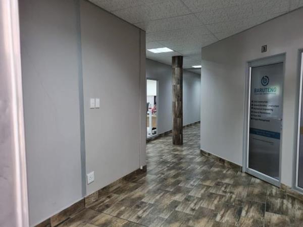 36  m² Commercial space