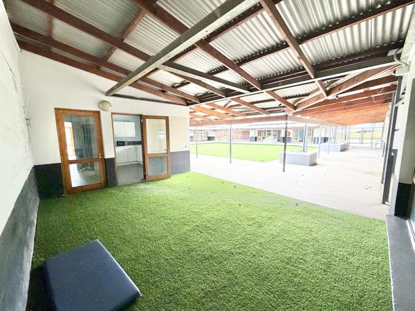 498 m² Commercial space