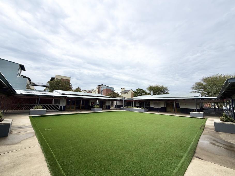 498 m² Commercial space