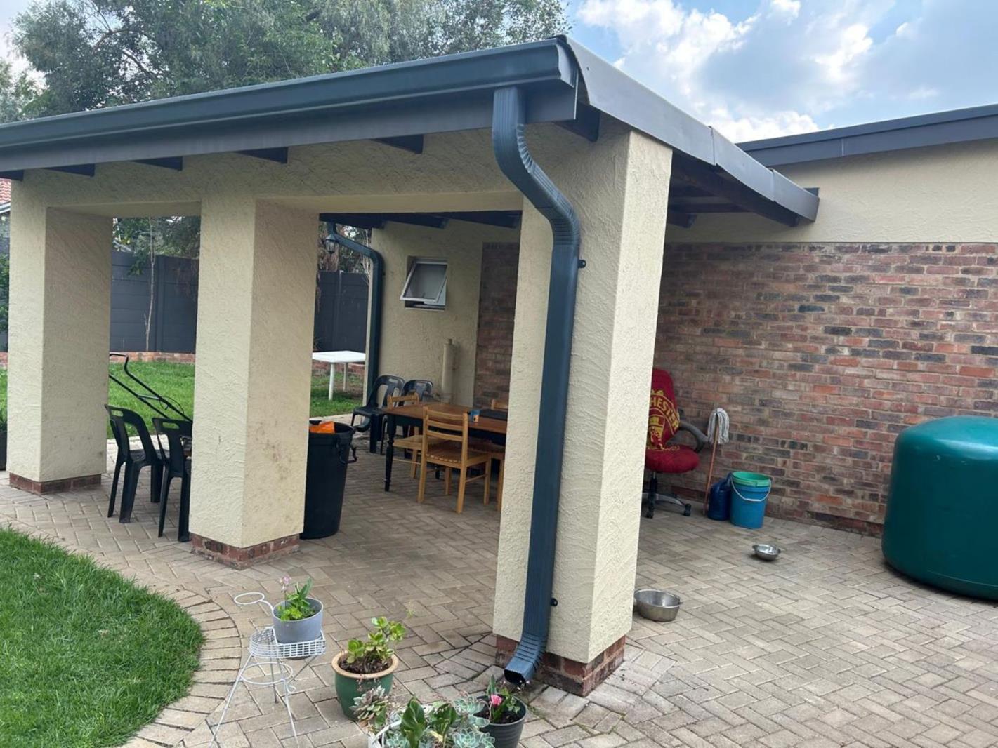 House in Crystal Park - View 3