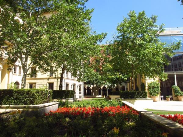 304  m² Office Space