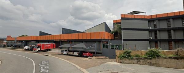 390  m² Office Space