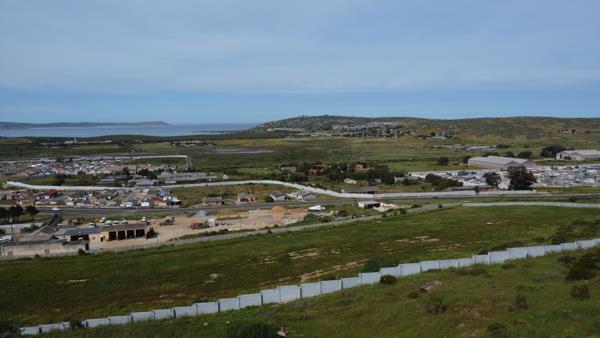 784 m² Land
