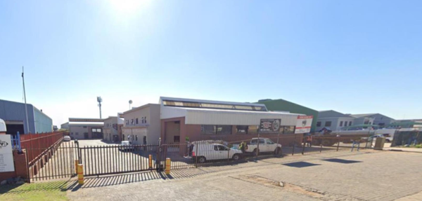 486  m² Commercial space