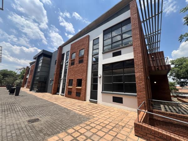 140  m² Commercial space