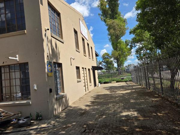 811  m² Industrial space