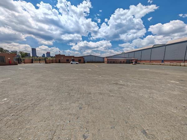 5 400  m² Industrial space