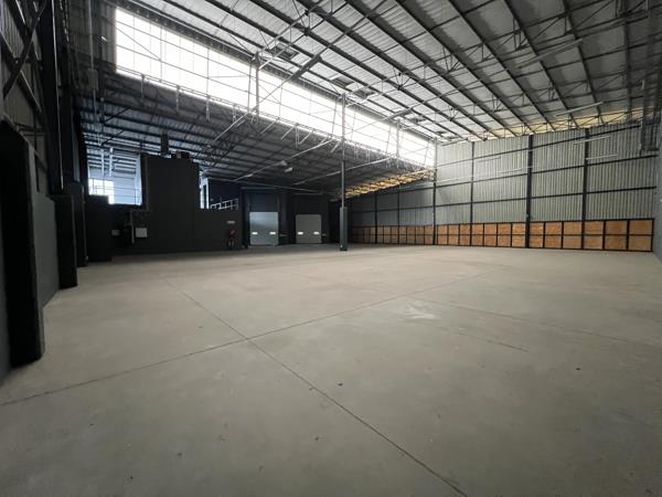 1 100  m² Industrial space