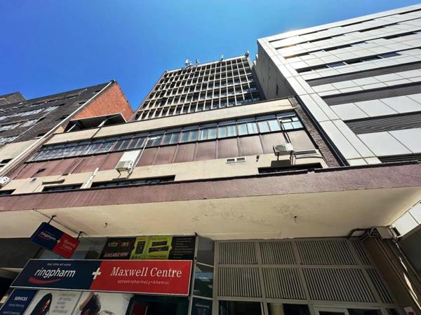 673 m² Office Space