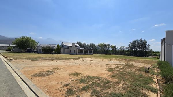 420 m² Land