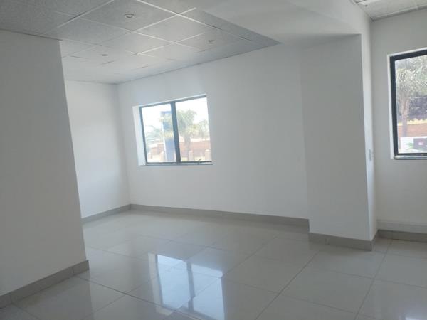 45  m² Retail Space