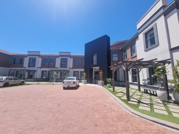 691  m² Commercial space