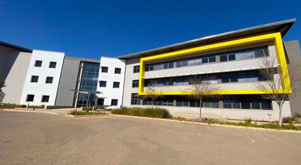 2 139  m² Commercial space