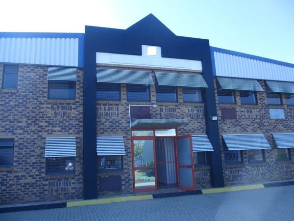 992  m² Commercial space