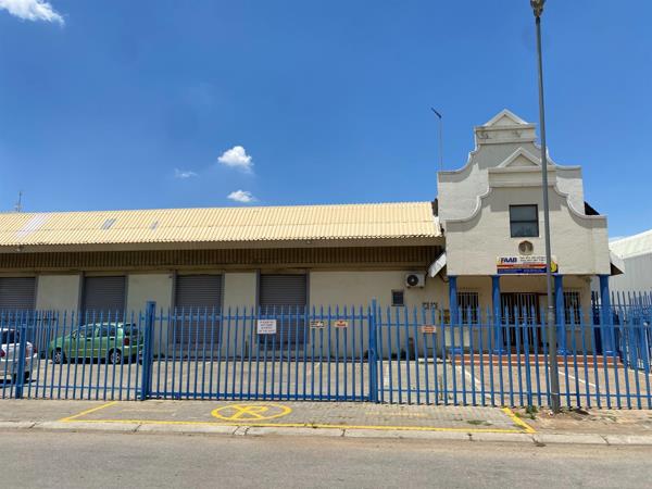 548  m² Industrial space