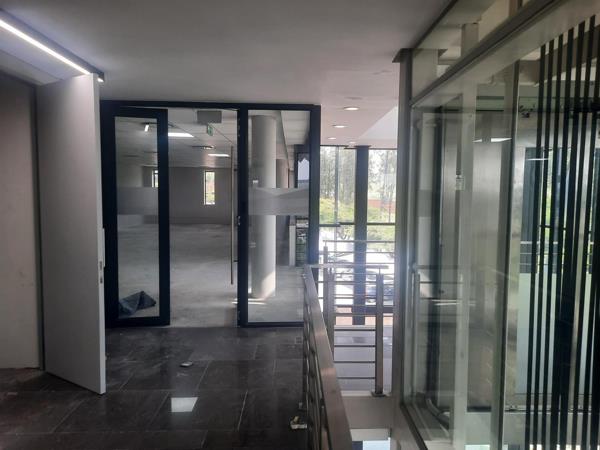 781  m² Commercial space