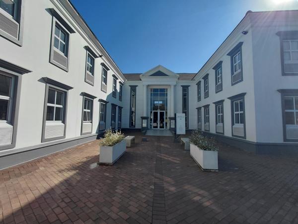 279  m² Commercial space