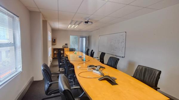 473  m² Commercial space