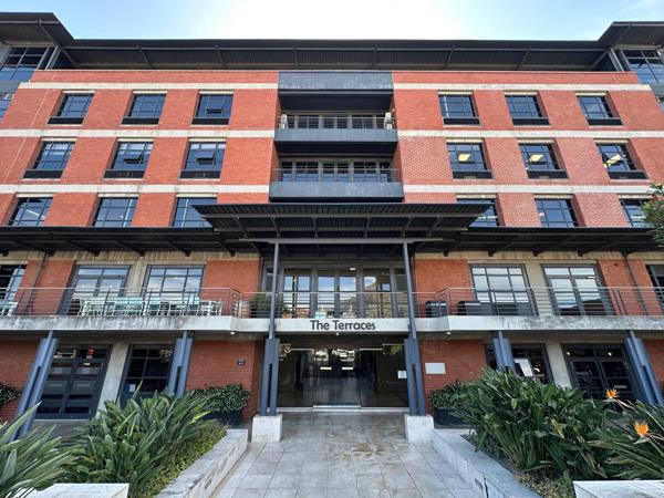 792  m² Commercial space