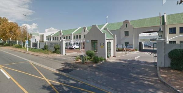 1 560  m² Industrial space