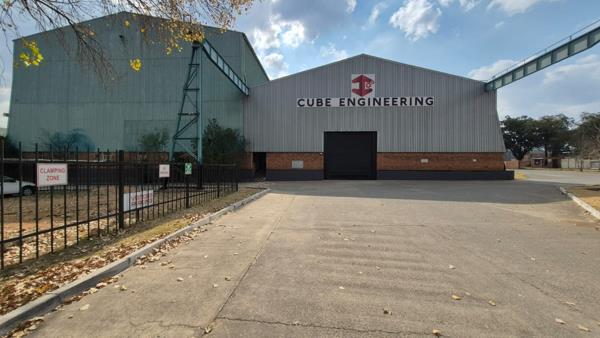 5 600 m² Industrial space