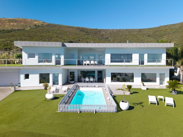 6 Bedroom House