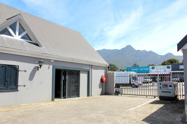 543  m² Commercial space