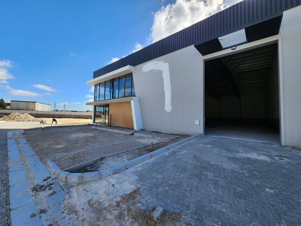 565  m² Industrial space