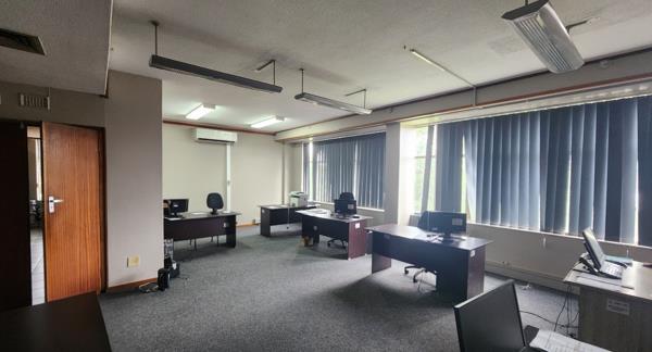 372  m² Office Space