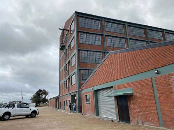 1 416  m² Industrial space