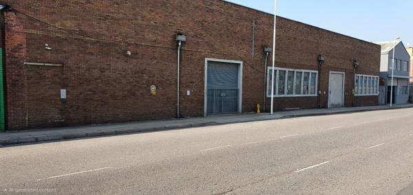 2 000  m² Commercial space