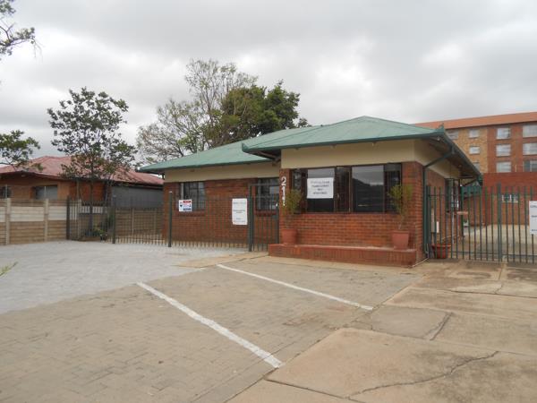 95  m² Commercial space