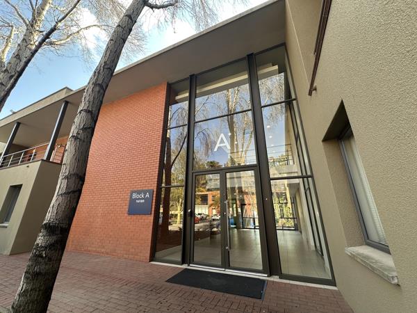 333  m² Commercial space