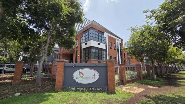 196 m² Commercial space