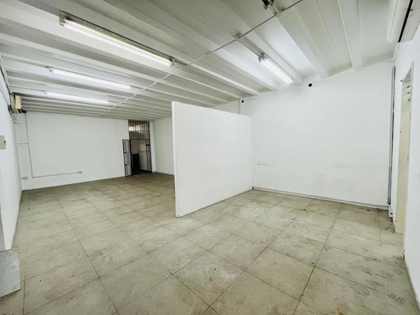 100  m² Commercial space