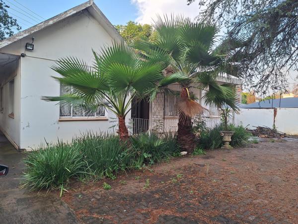 1 160 m² Land
