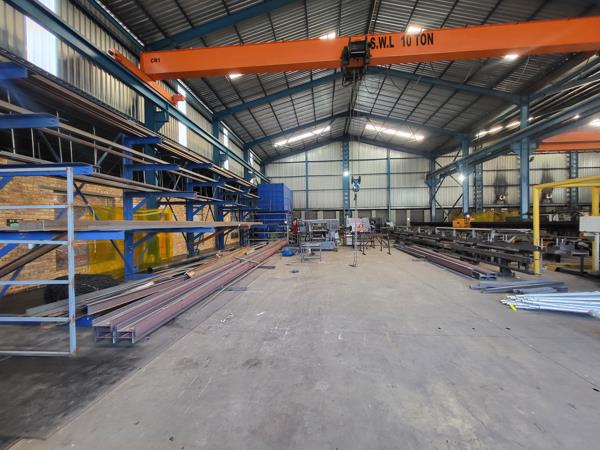 2 000  m² Industrial space