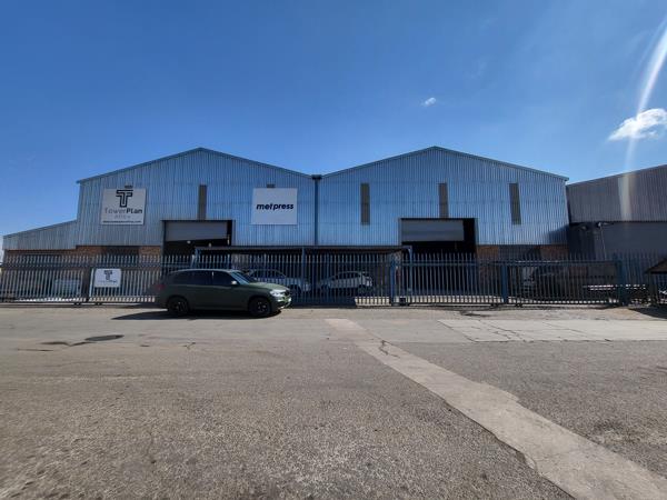 2 000  m² Industrial space