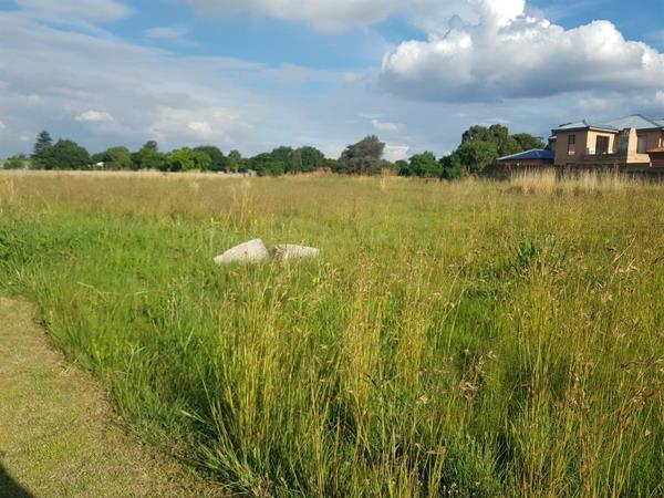 1 000 m² Land