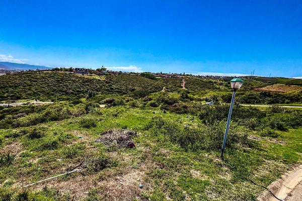 735 m² Land