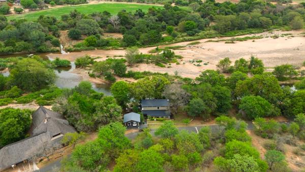 1 800 m² Farm with House