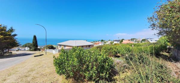 1 080 m² Land